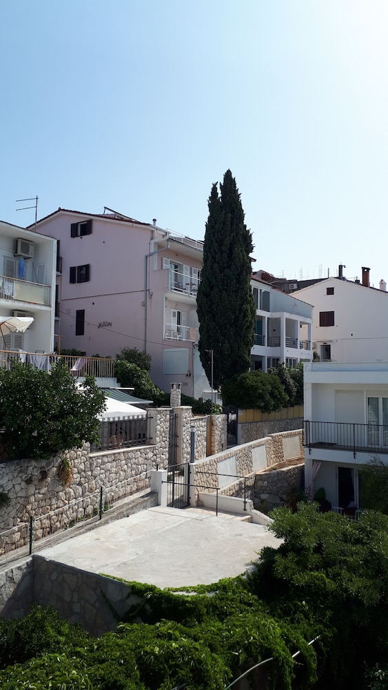 Hotel Villa Milton Hvar - Image 1