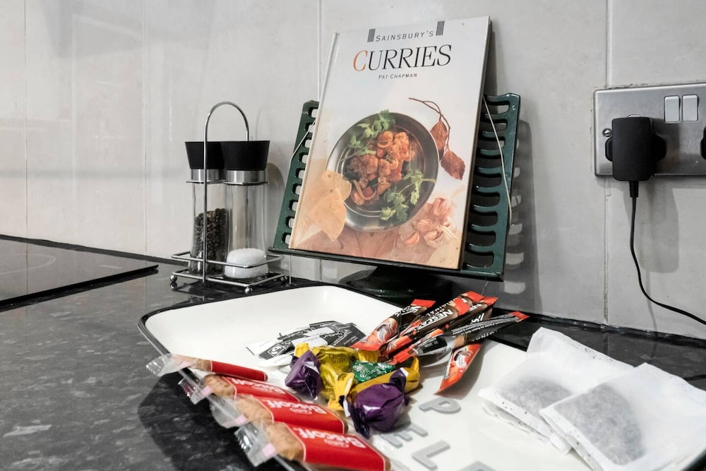 Luxury Penthouse Suite - Swansea Central - Beach