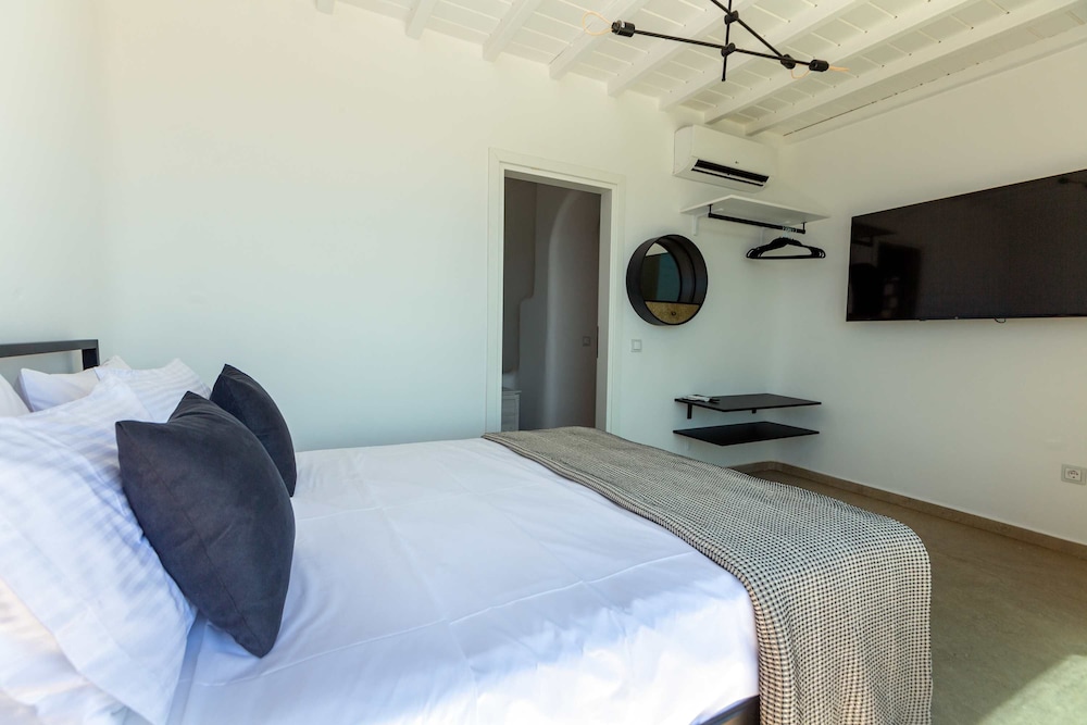 Apellon Mykonos Luxury Seaview Retreat
