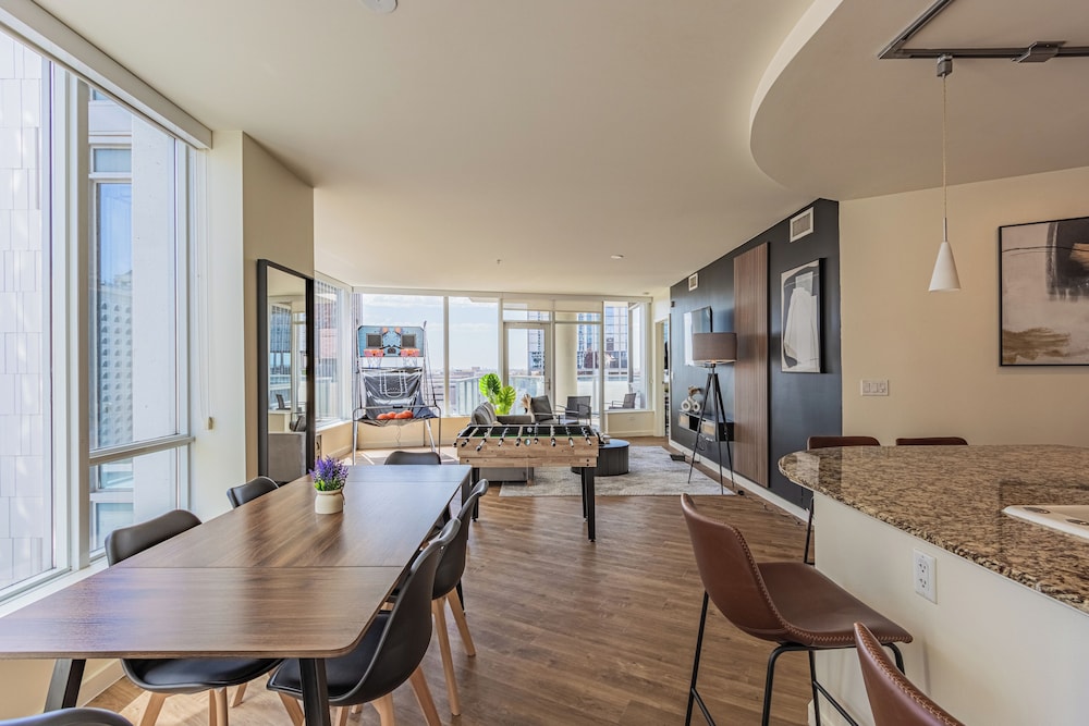 ROVE LIVING/KL - 44 Monroe