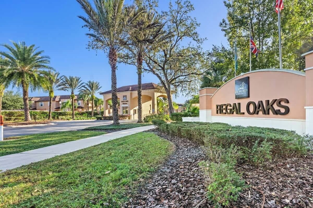 Pet Friendly 4 BR With Hot Tub