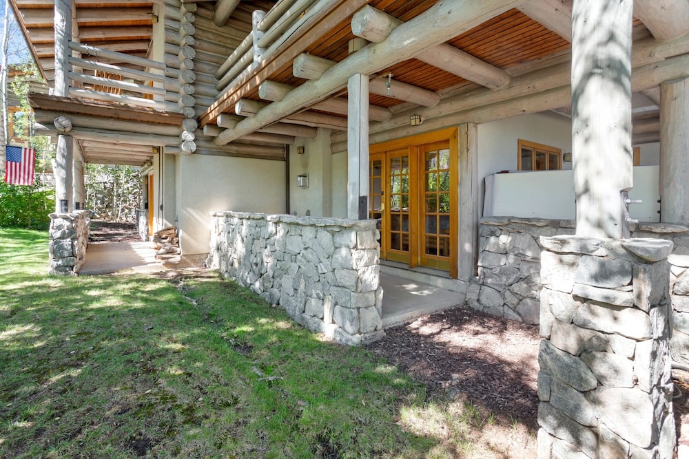 Pine Inn at Trail's End Lodge - Three Bedroom Residence with Spa #1 3 Condo