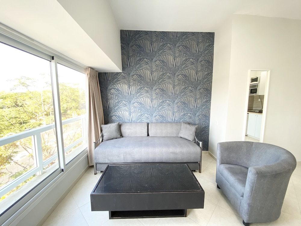 Sea Suites Apartments