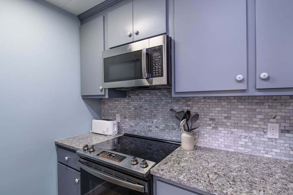 Bridges 76 2 Bedroom Condo