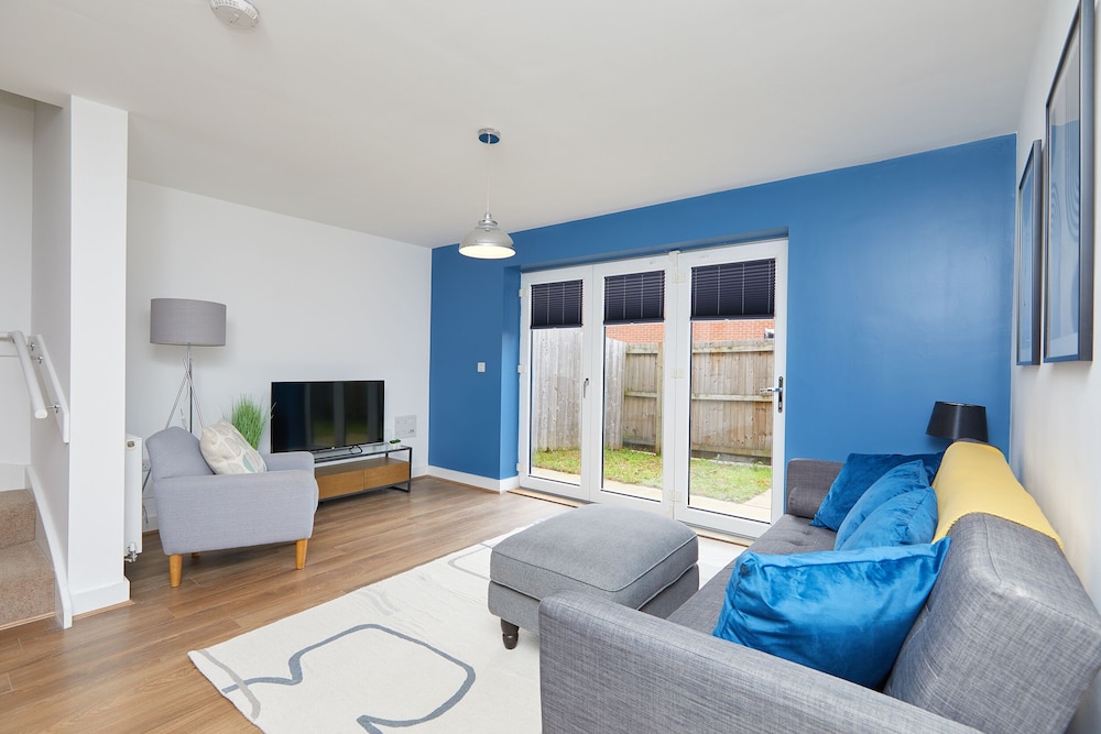 Derby City 3 Bed House- Roof Terrace