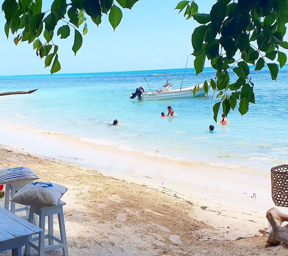 Ravoraha Ecolodge