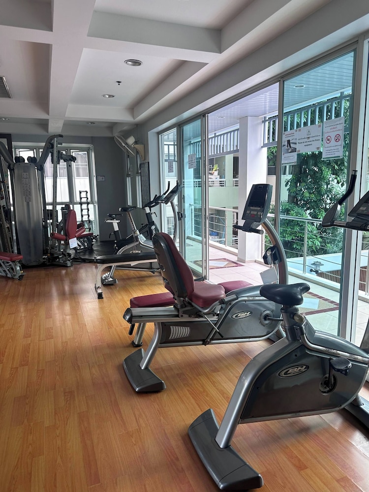 Charming Bangkok Condo in Vibrant Neighborhood