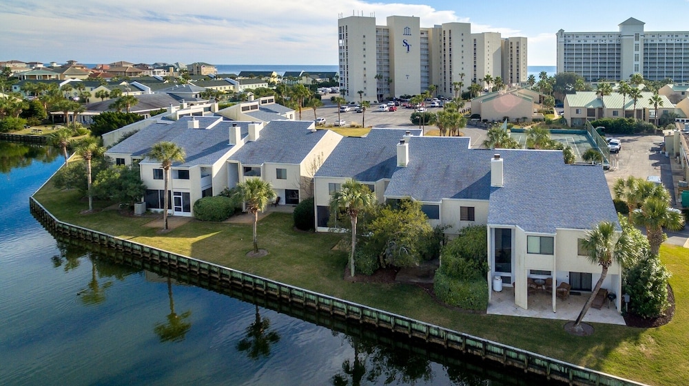 Shoreline Towers 2073 2 Bedroom Condo by RedAwning