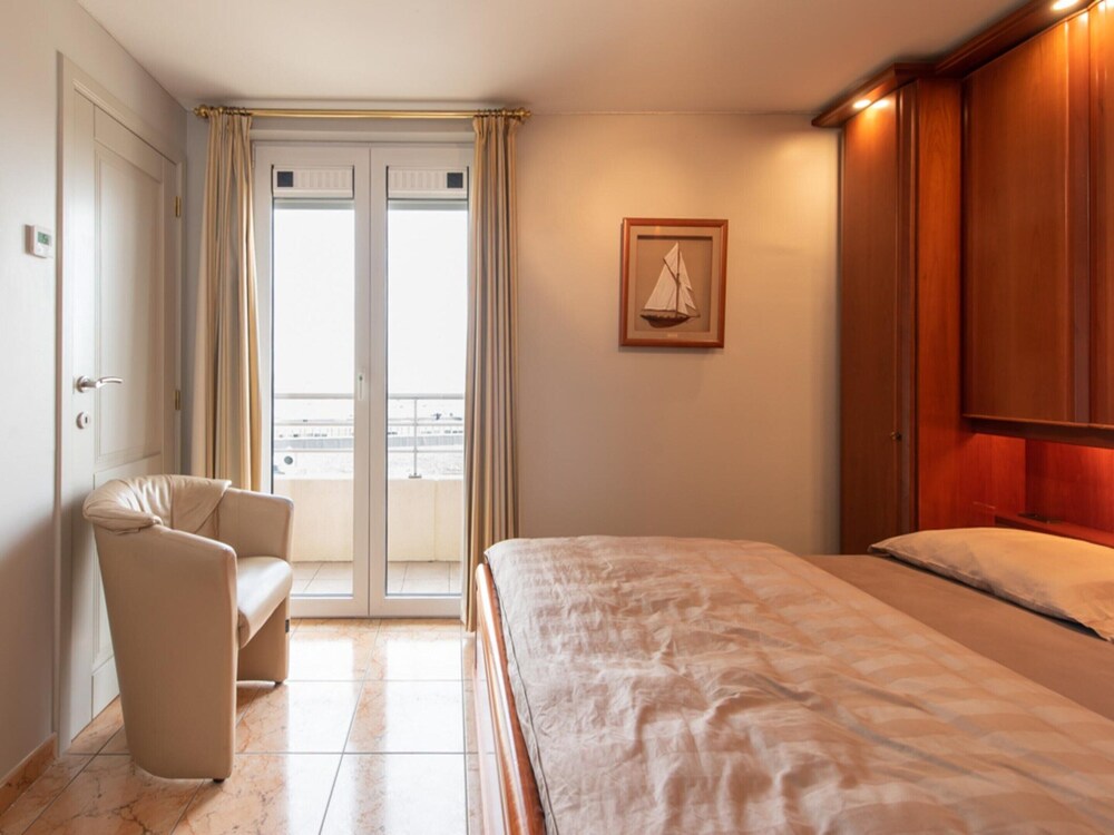 Beautiful Apartment With a View of the Marina