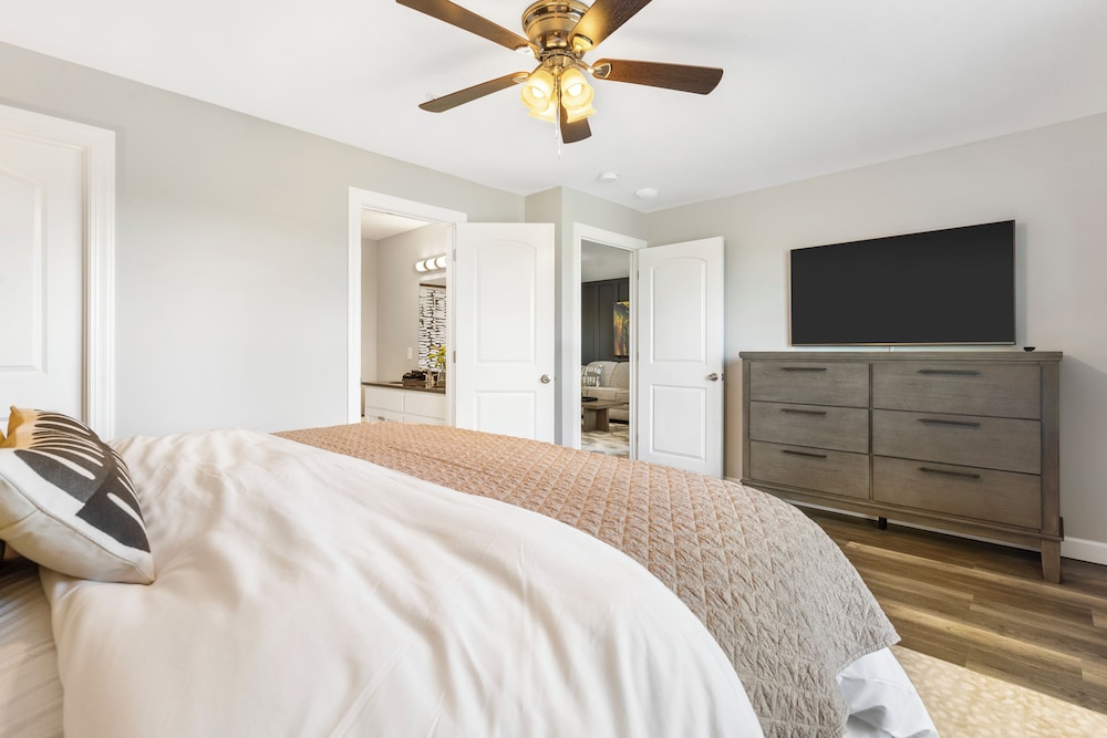 Earl Grey Escape - Chic 3 Bdr!