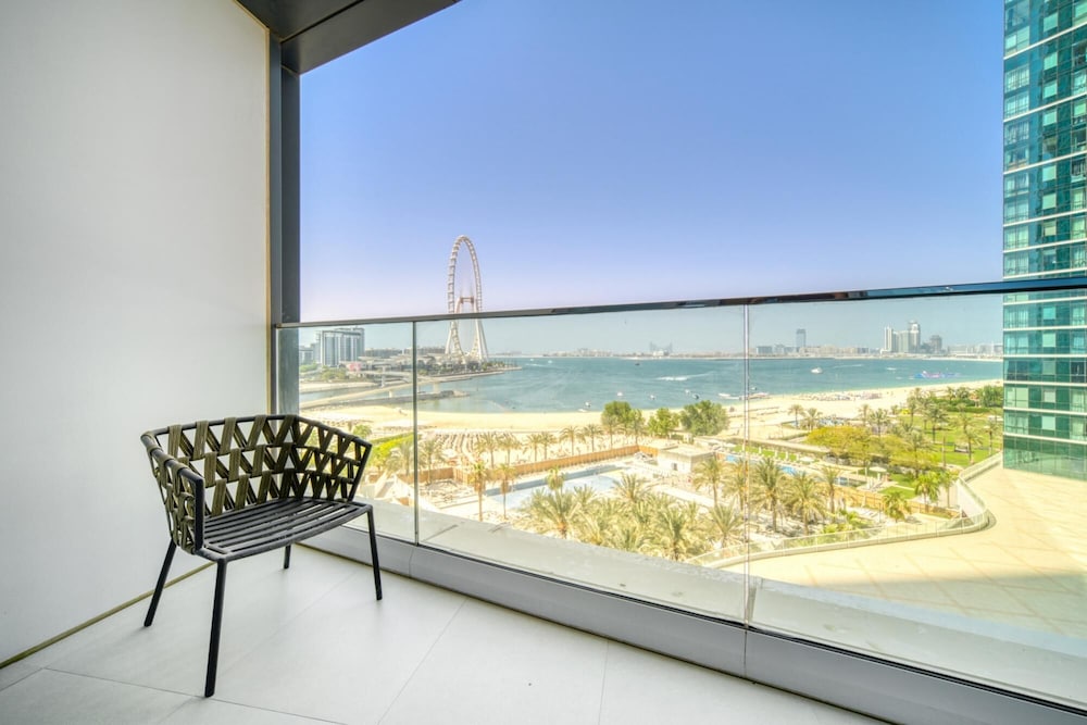 Classy Address JBR 3BR w Balcony and Beach Access