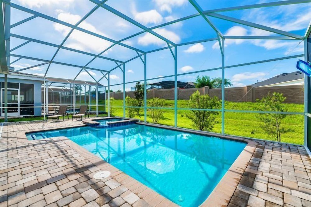 NEW BETHEL Orlando Villa With Pvt Pool Jacuzzi, Game Room and close to Disney - Image 2