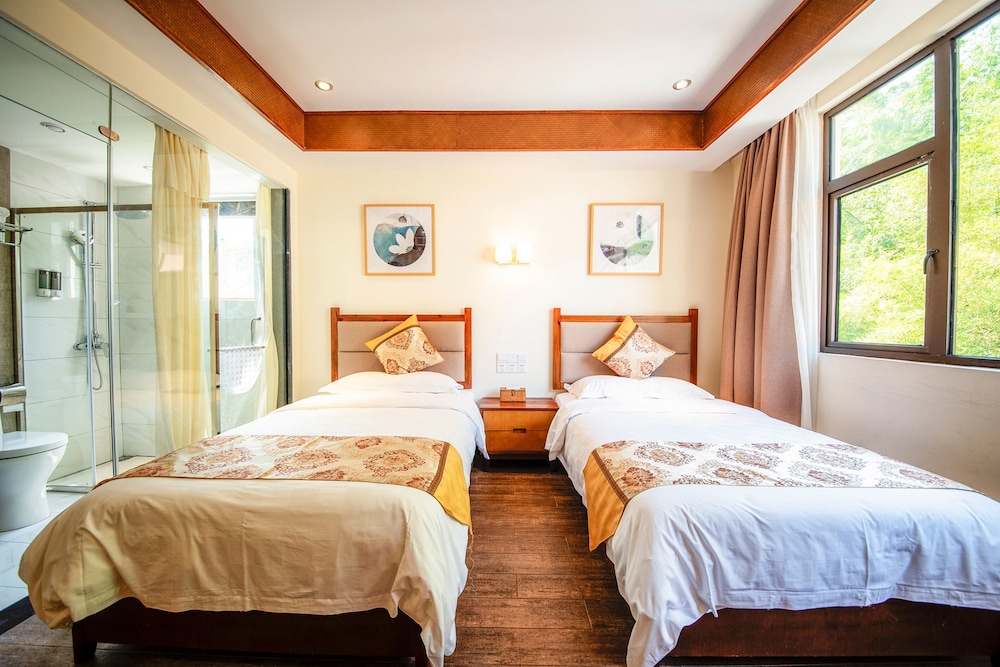 Dongfang Tianshe Resort