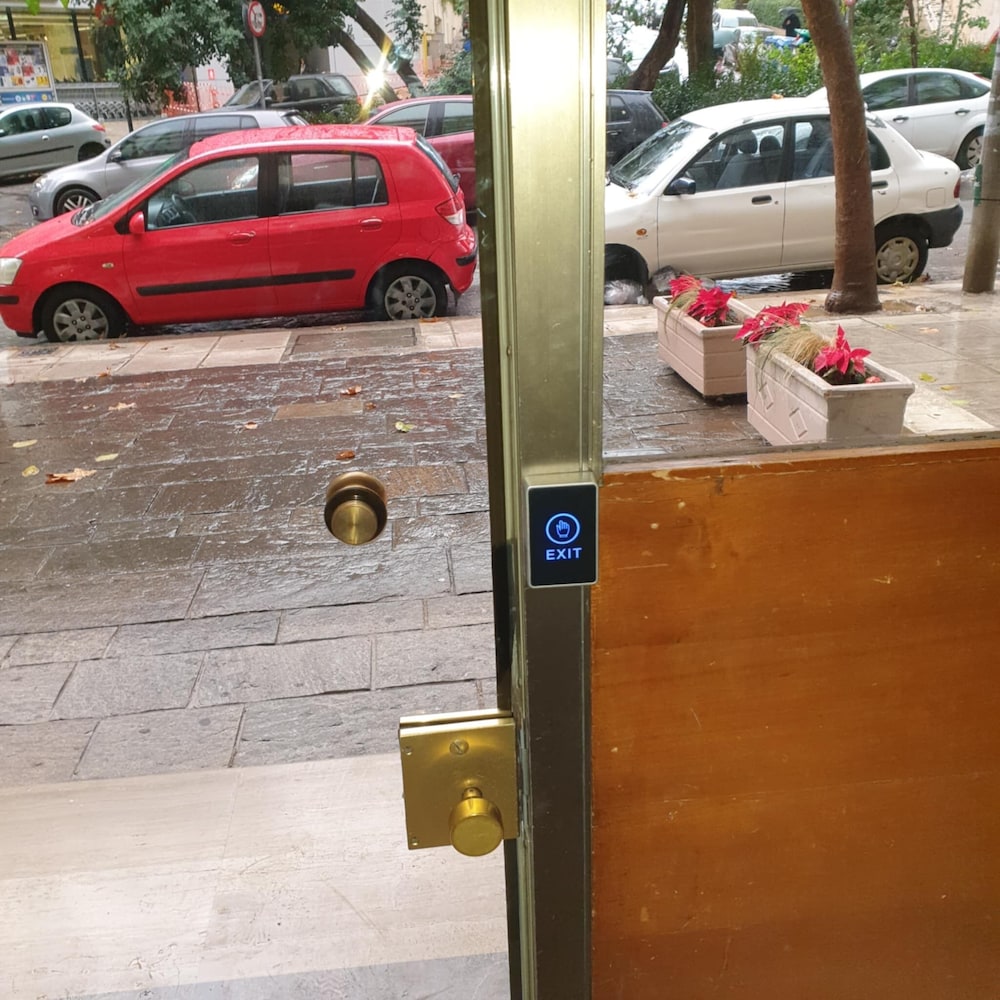 Sagma Athens House Metro Panormou