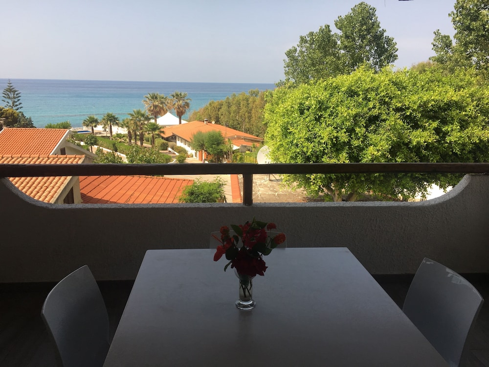 Cala Petrosa Resort