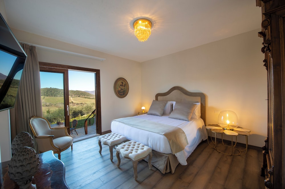 Villa Chianti With Infinity Pool And Vineyard View