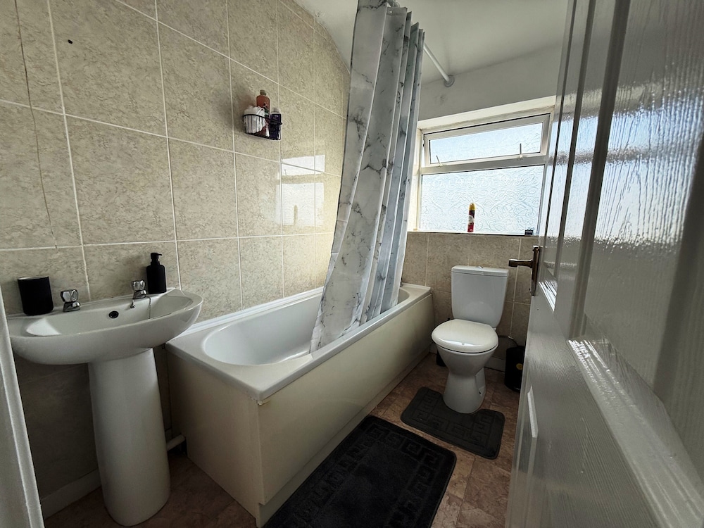 3 Bedroom House Near Arena