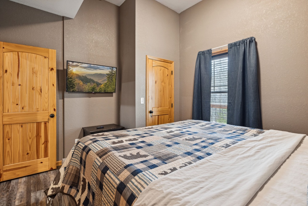 Wild Heart Lodge 4 Bedroom Cabin