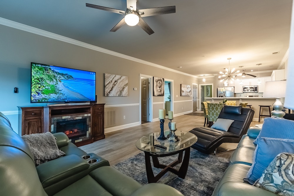 Magnolia Pointe Luster Leaf 4843-302 3 Bedroom Condo