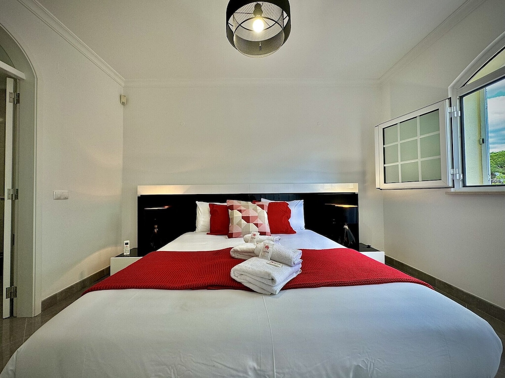 Quarteira Premium Villa by Homing