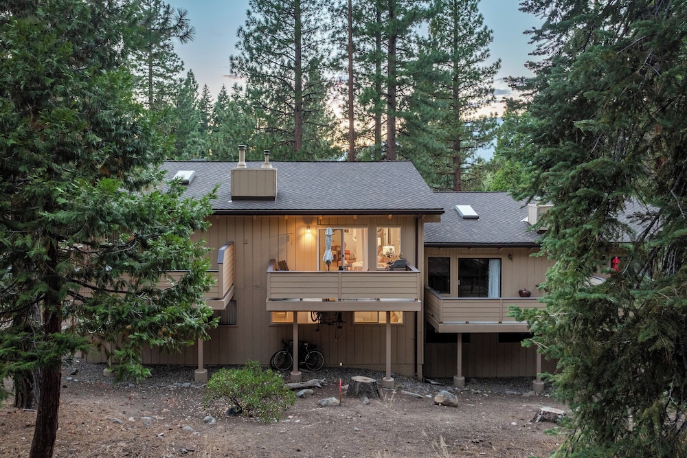 Tahoe Dreamin by Avantstay Central Location