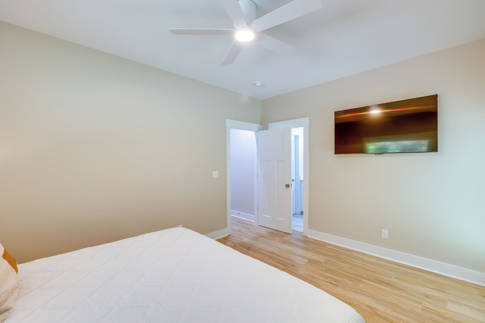 Near 17 Springs Sports Complex: Millbrook Duplex!