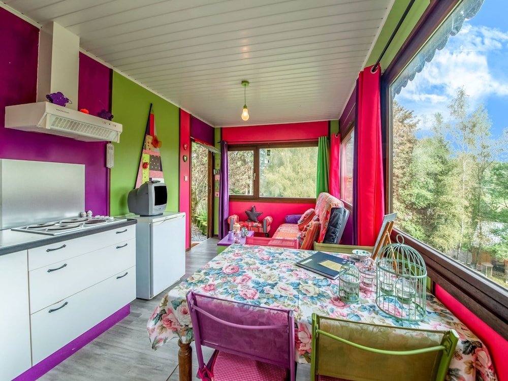 Lively Holiday Home With Garden, Barbecue, Garden Furniture