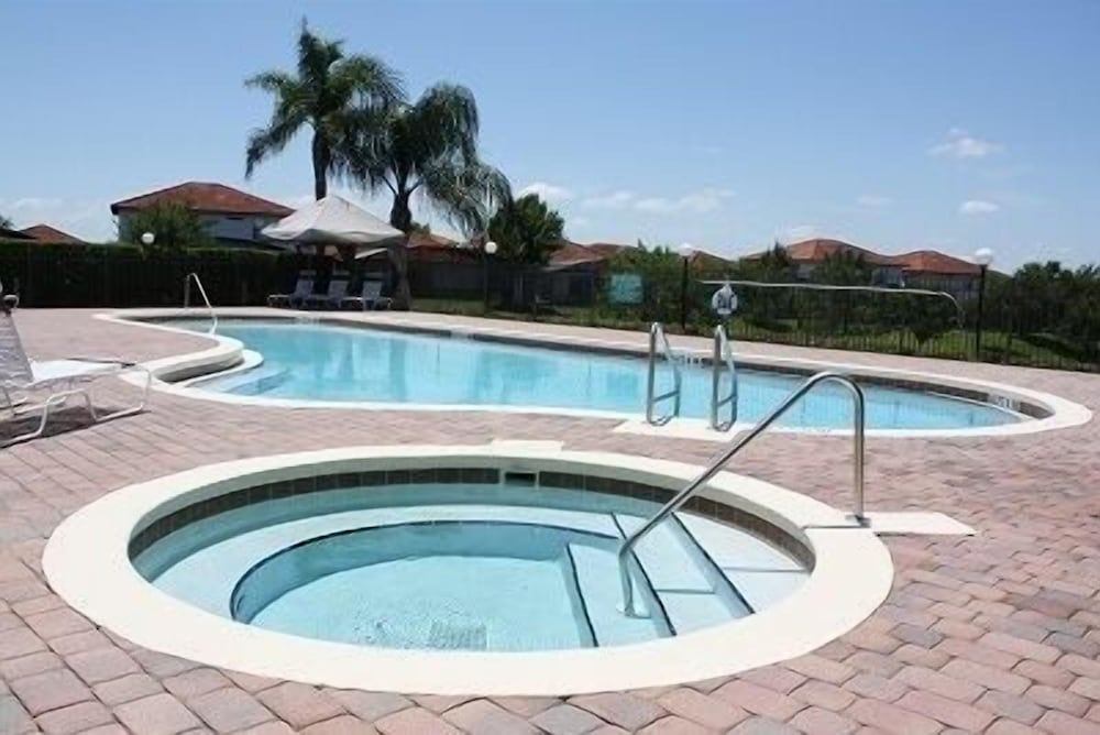 HG423SP 4 Bedroom villa in High grove 4 Home