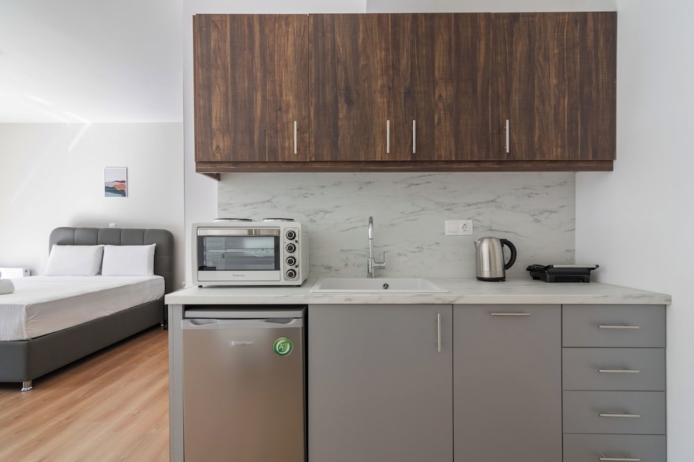 Leochares Lifestyle Apartments