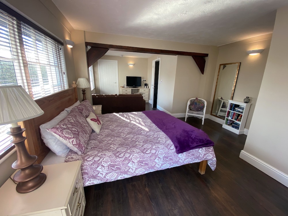 The Rose Cottage Inn view 2