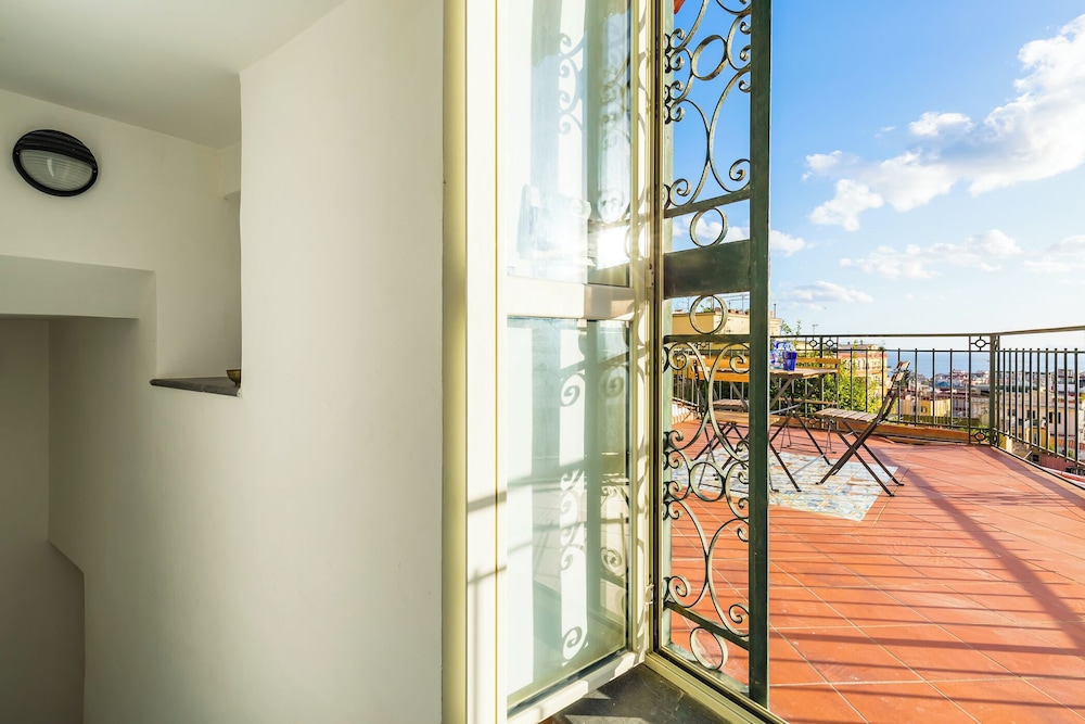 Villa Paola - Hidden Panoramic Garden and Terraces by Napoliapartments