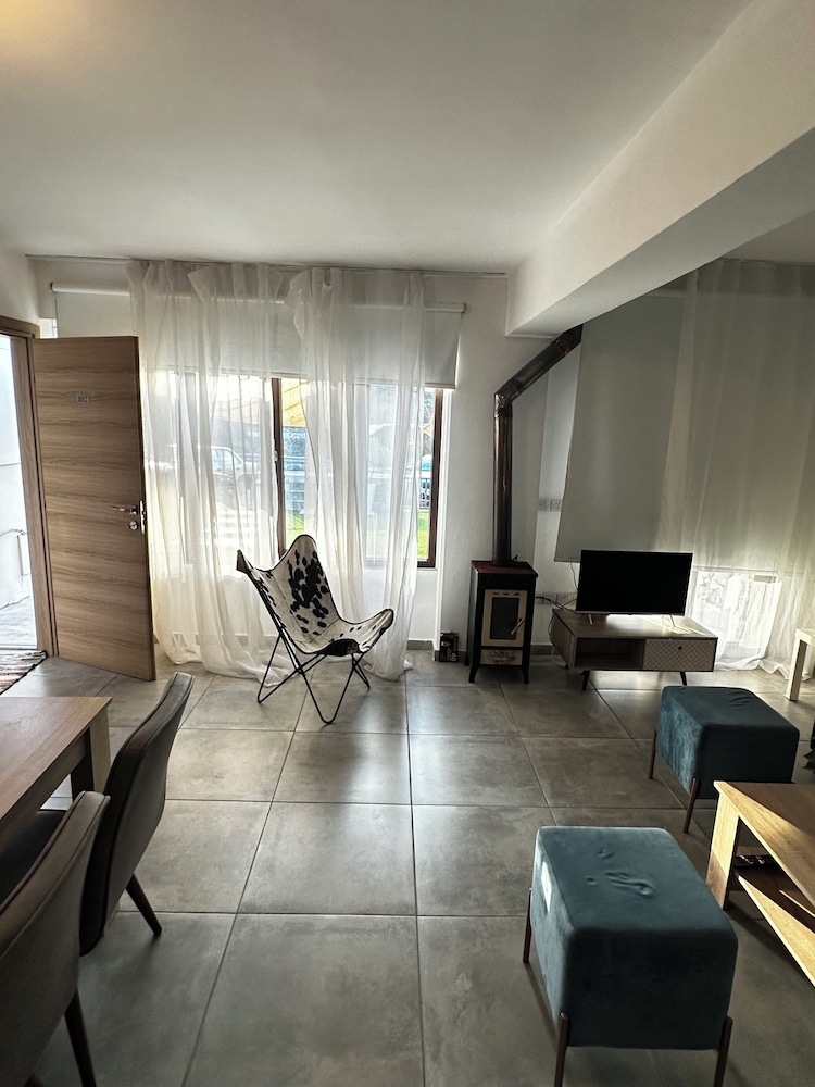 Arsenia Cottage D - Kyperounta
