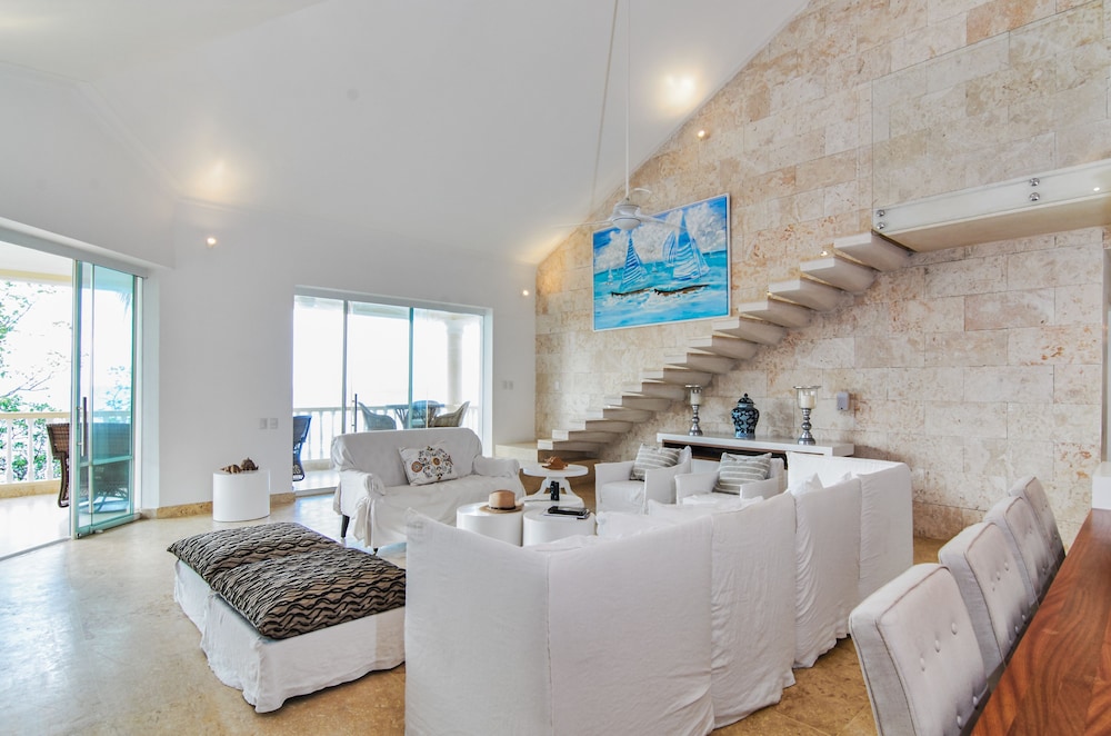 Luxury Penthouse Hispaniola Beach
