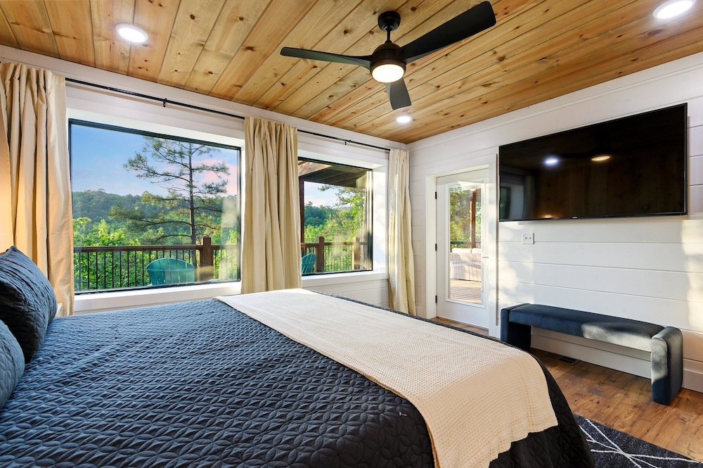 Luxury Retreat in Broken Bow
