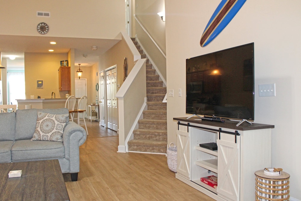 Barefoot Resort by Palmetto Vacations