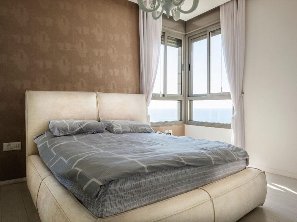 Luxury Mini Penthouse Sea View Best Loc view 2