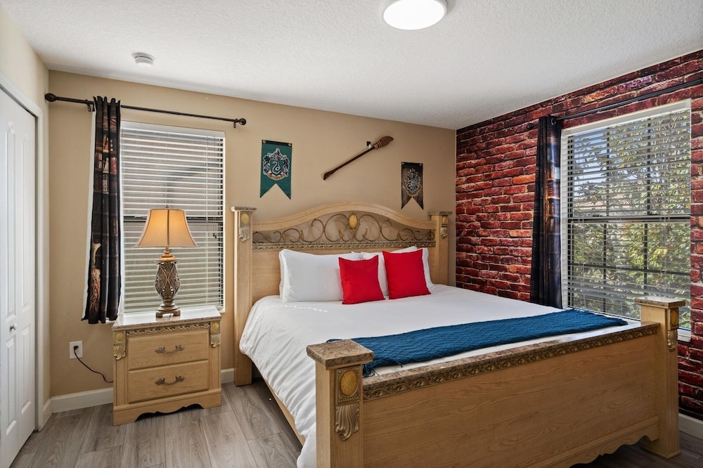 Championsgate Resort 8 Bedroom Pool Home with Spa 8 Home