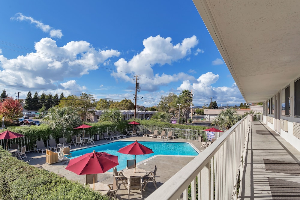 Motel 6 – Santa Rosa, CA - South