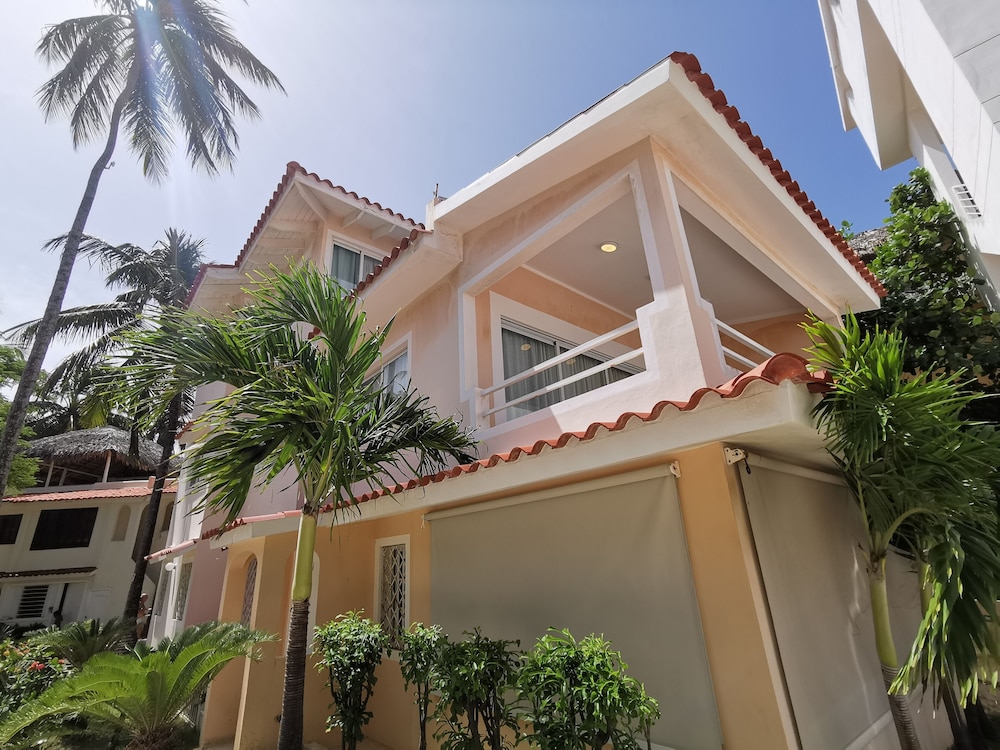 TROPICAL VILLAS playa LOS CORALES