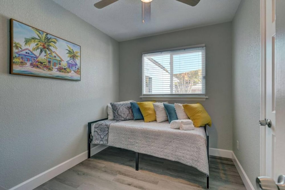 Heated Pool Close to St Pete Tampa Pet Friendly, photo 18