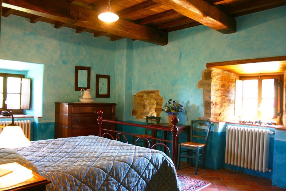 Wonderful private villa for 16 people with WIFI, private pool, TV and parking