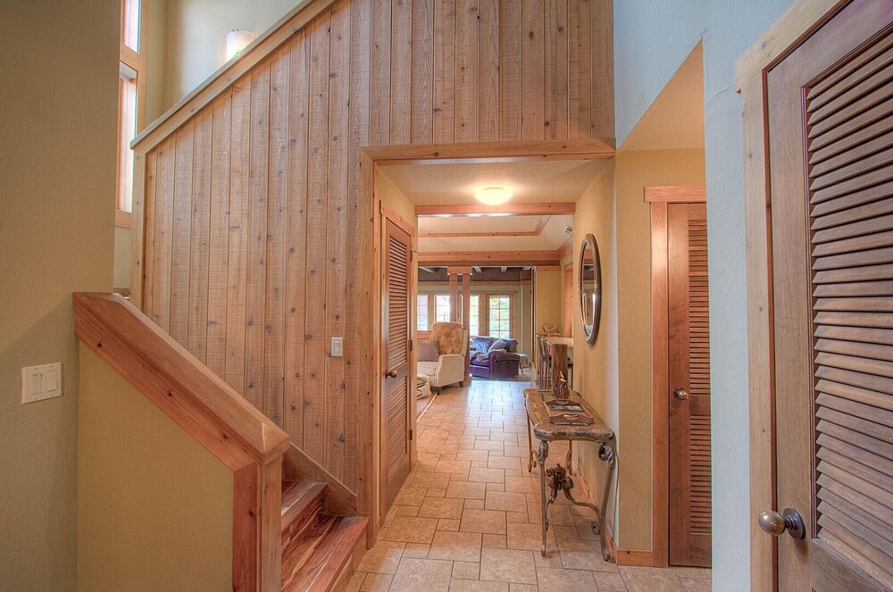 Lake Tahoe Vacations - Third Creek Comfort 2 Bedroom Townhouse by RedAwning - Property Image 8