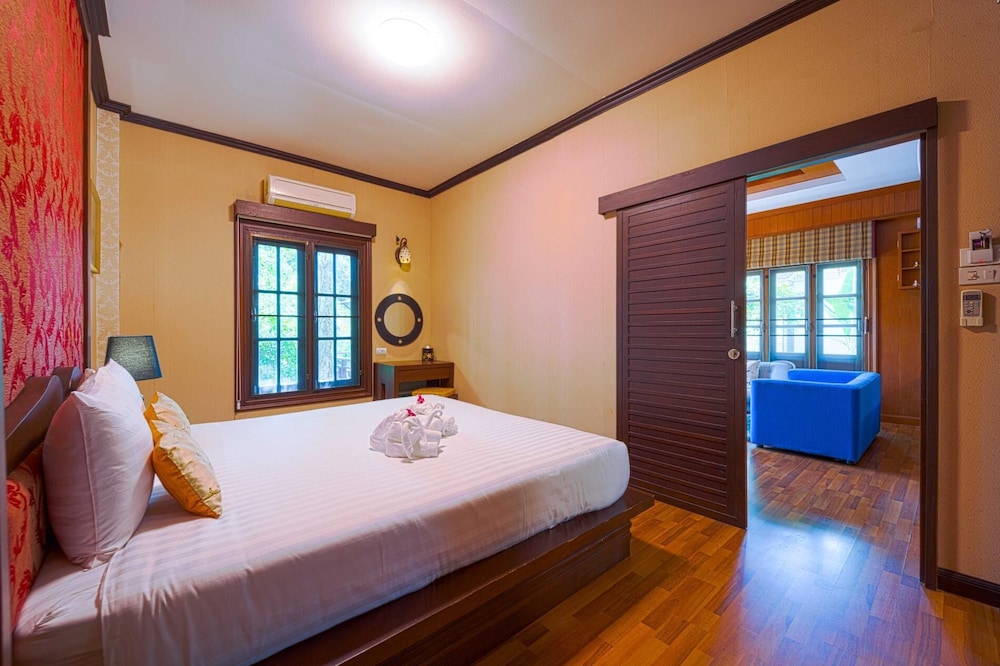 Fantastic Resort Near Town Location BS88