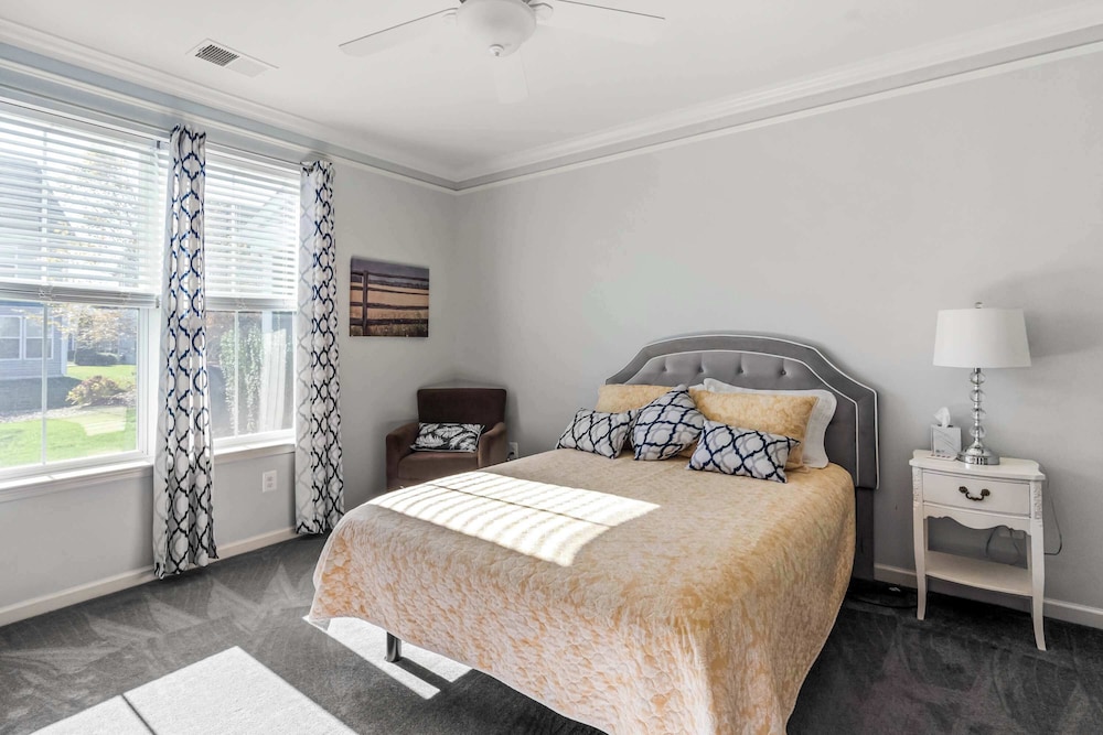 Old Canal Getaway - Stay for 6