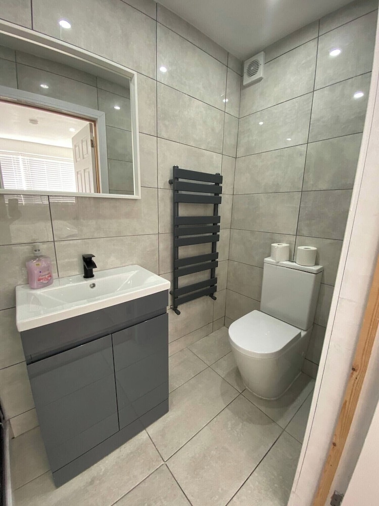 Luton City Retreat - Spacious 3 Bedroom Apartment