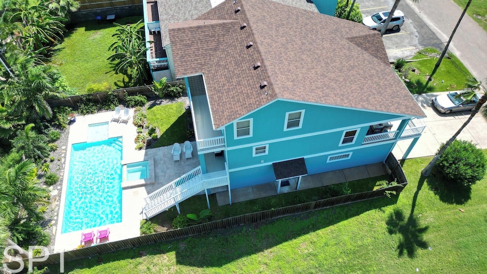 Tranquil Turquoise Retreat
