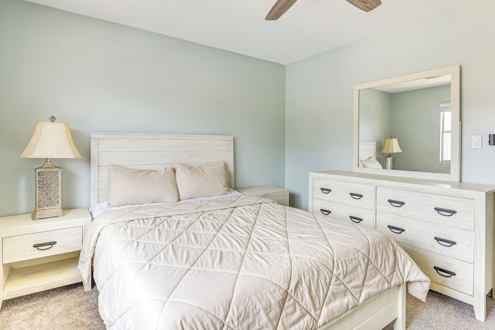 2 Mi to State Park: Dog-friendly Niceville Home