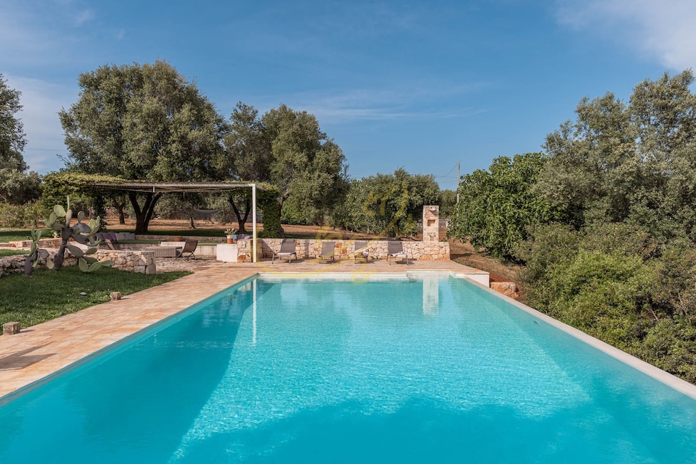 TD Trulli Vittoriani Charme and Pure Nature w Pool