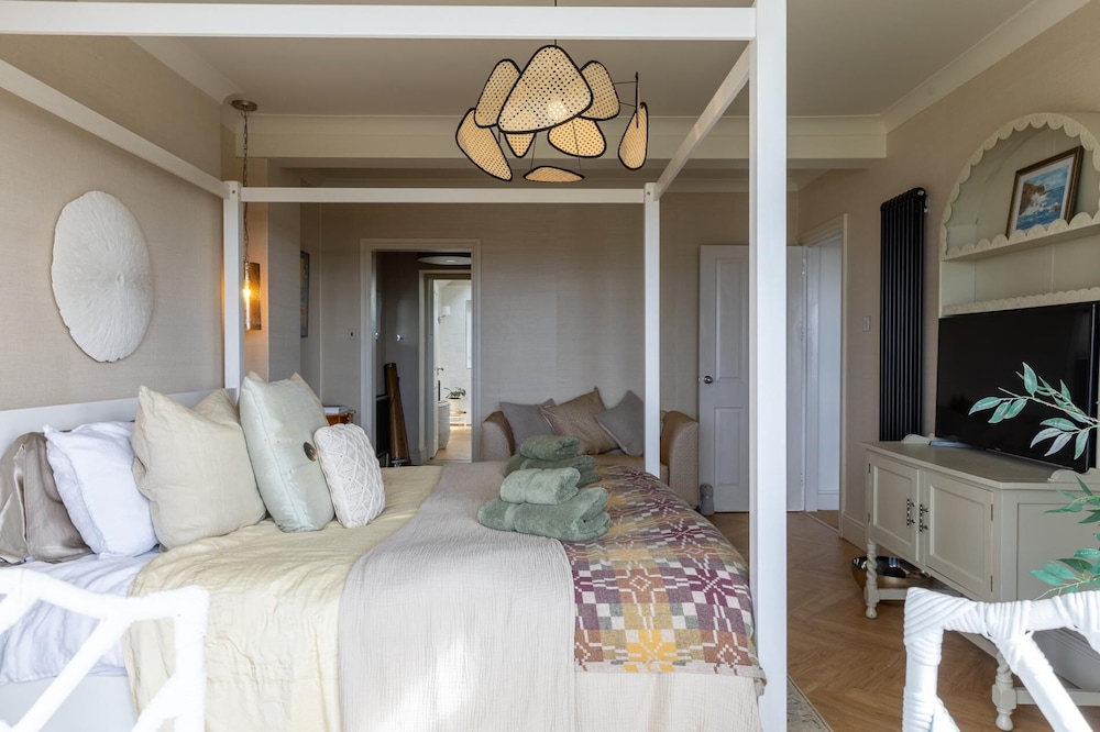 Seaview House - 5 Bedroom - Southgate