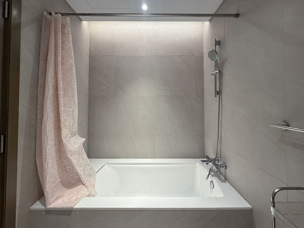 Luxury townhouse in Al Danah Bay